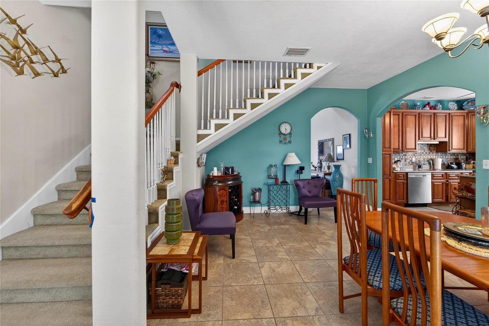 Listing photo id 10 for 901 Shagos Drive