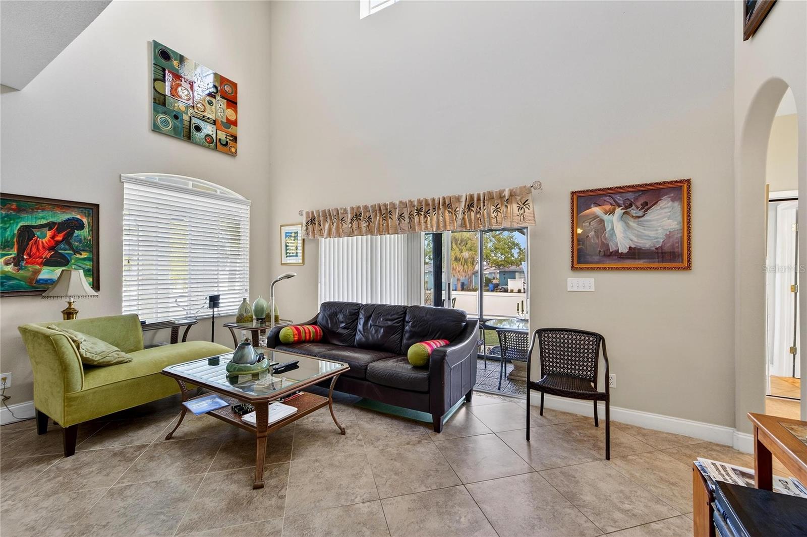 Listing photo id 18 for 901 Shagos Drive