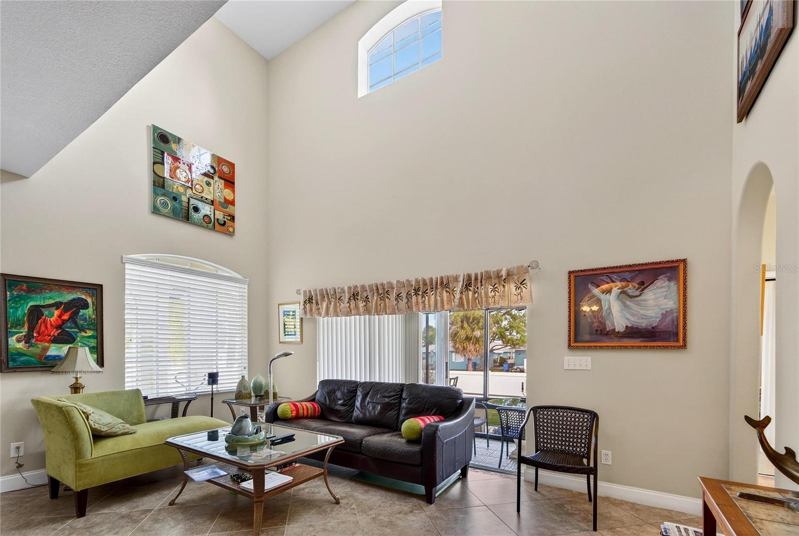 Listing photo id 19 for 901 Shagos Drive