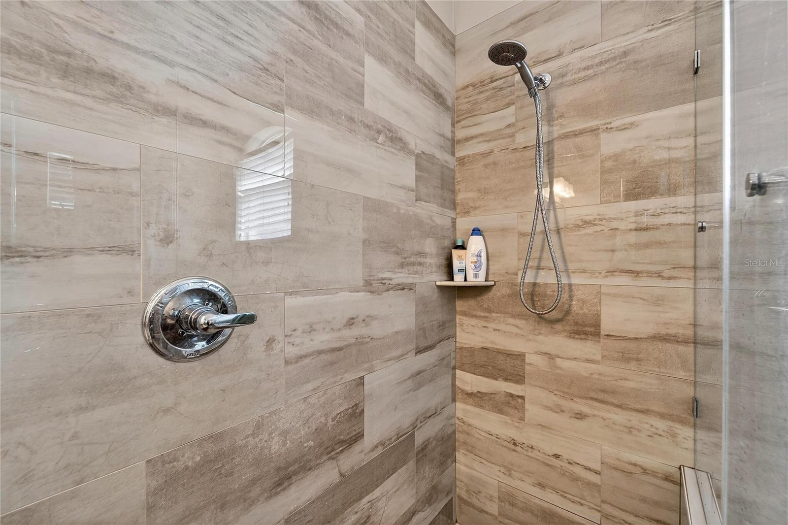 Listing photo id 29 for 901 Shagos Drive