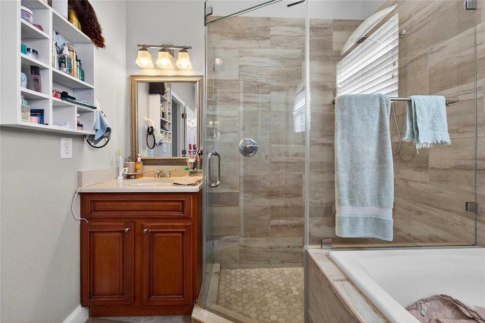 Listing photo id 32 for 901 Shagos Drive