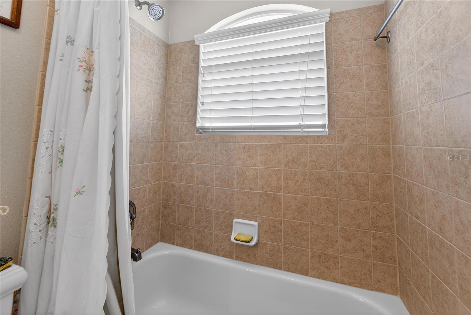 Listing photo id 45 for 901 Shagos Drive