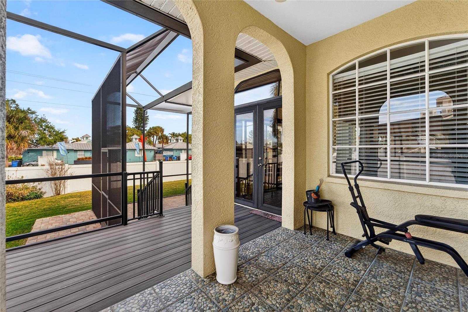 Listing photo id 53 for 901 Shagos Drive