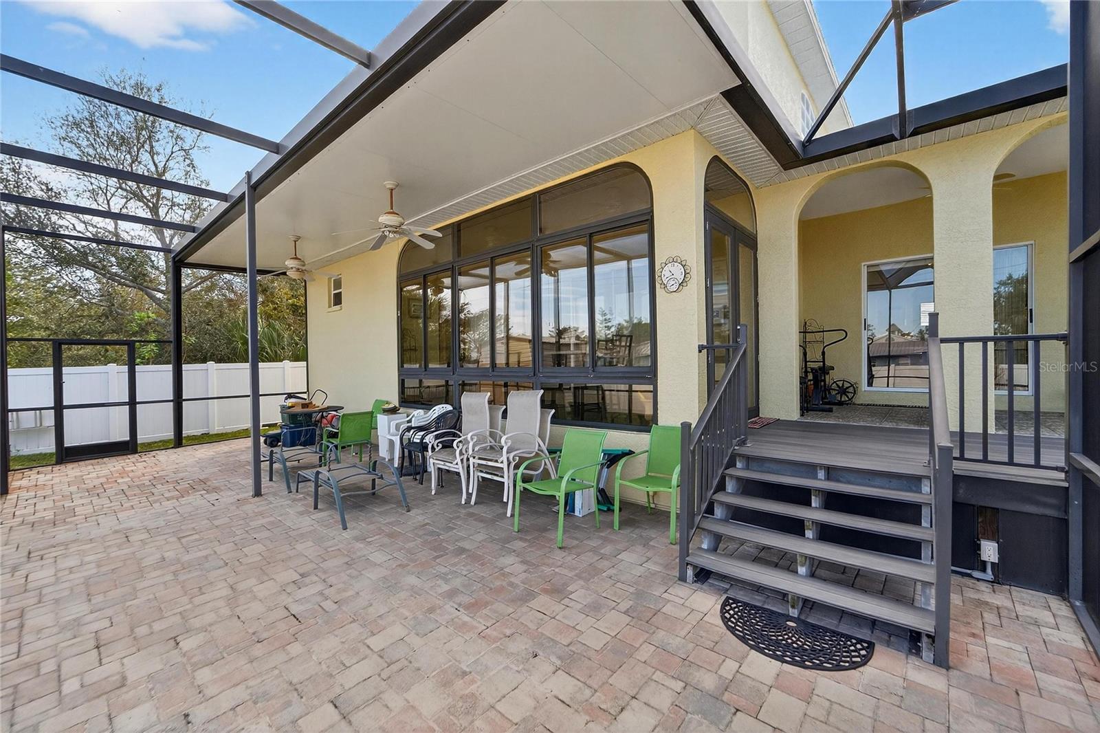 Listing photo id 56 for 901 Shagos Drive