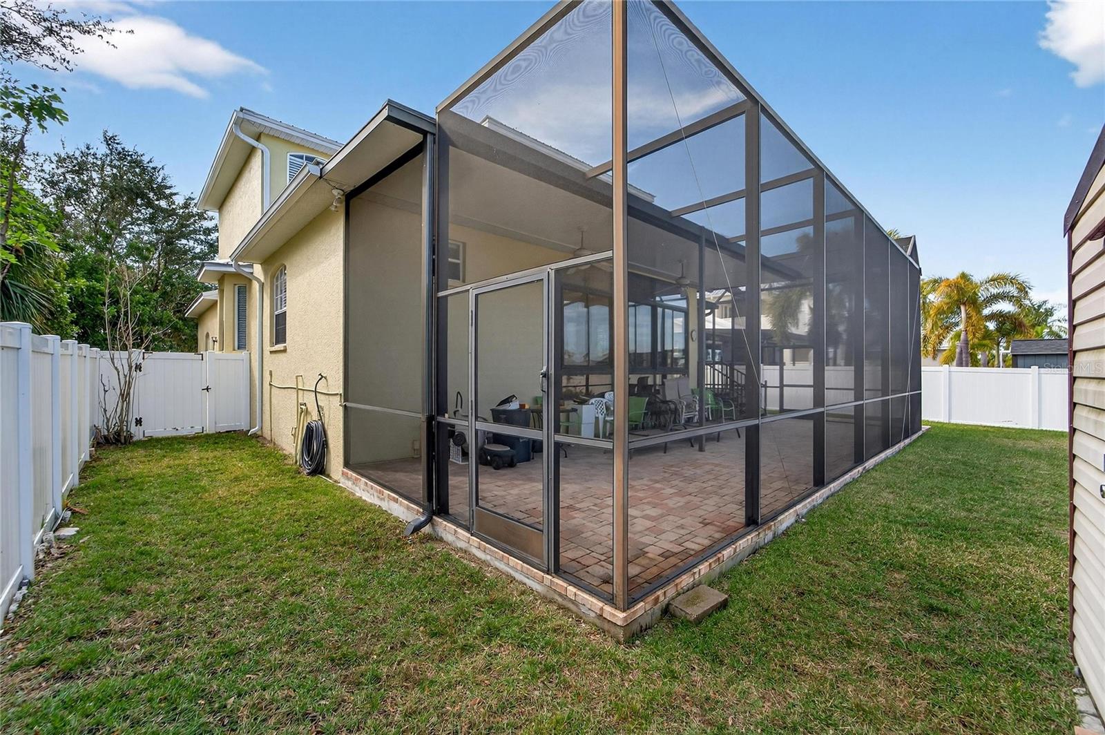 Listing photo id 60 for 901 Shagos Drive