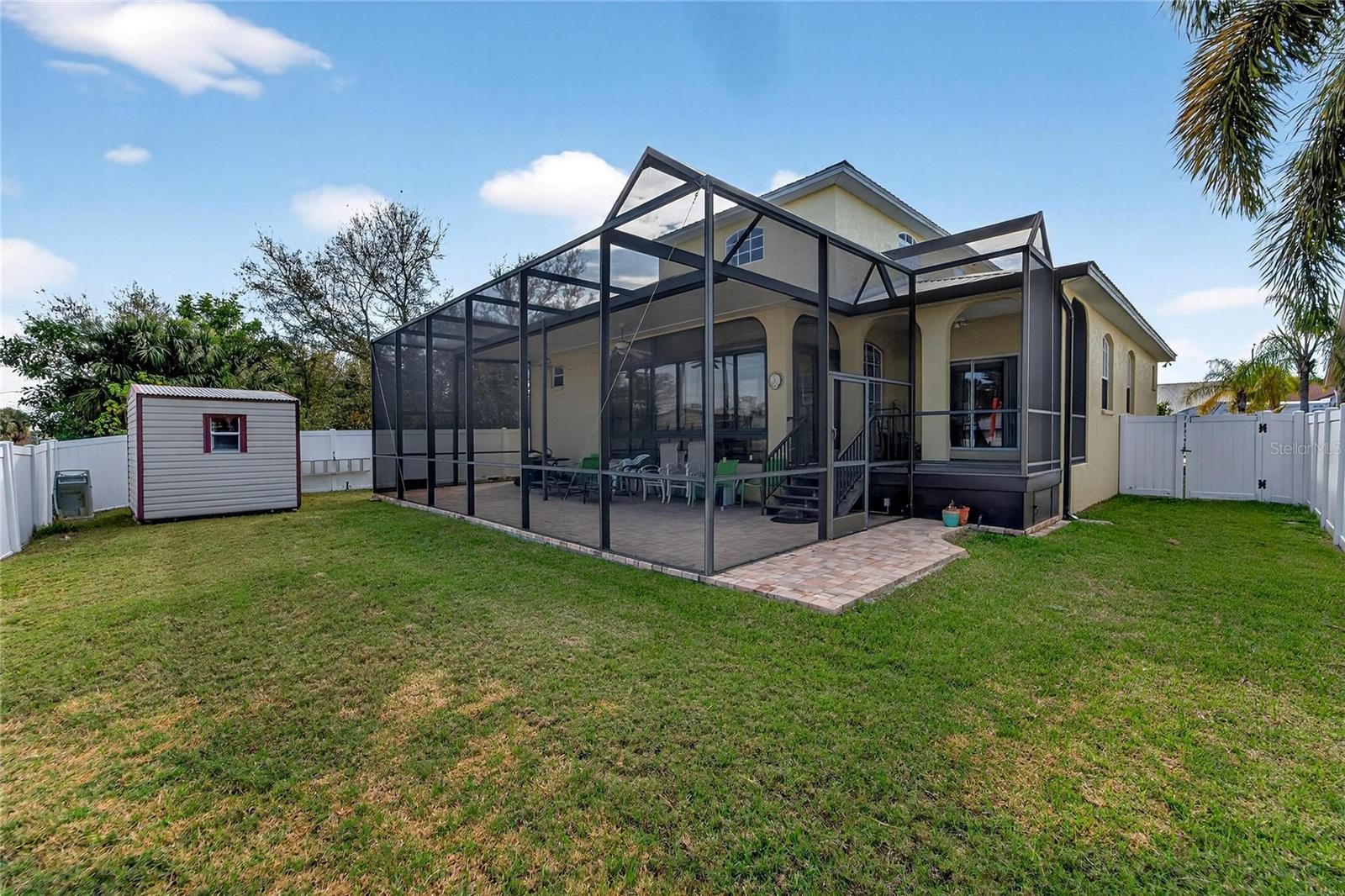 Listing photo id 61 for 901 Shagos Drive