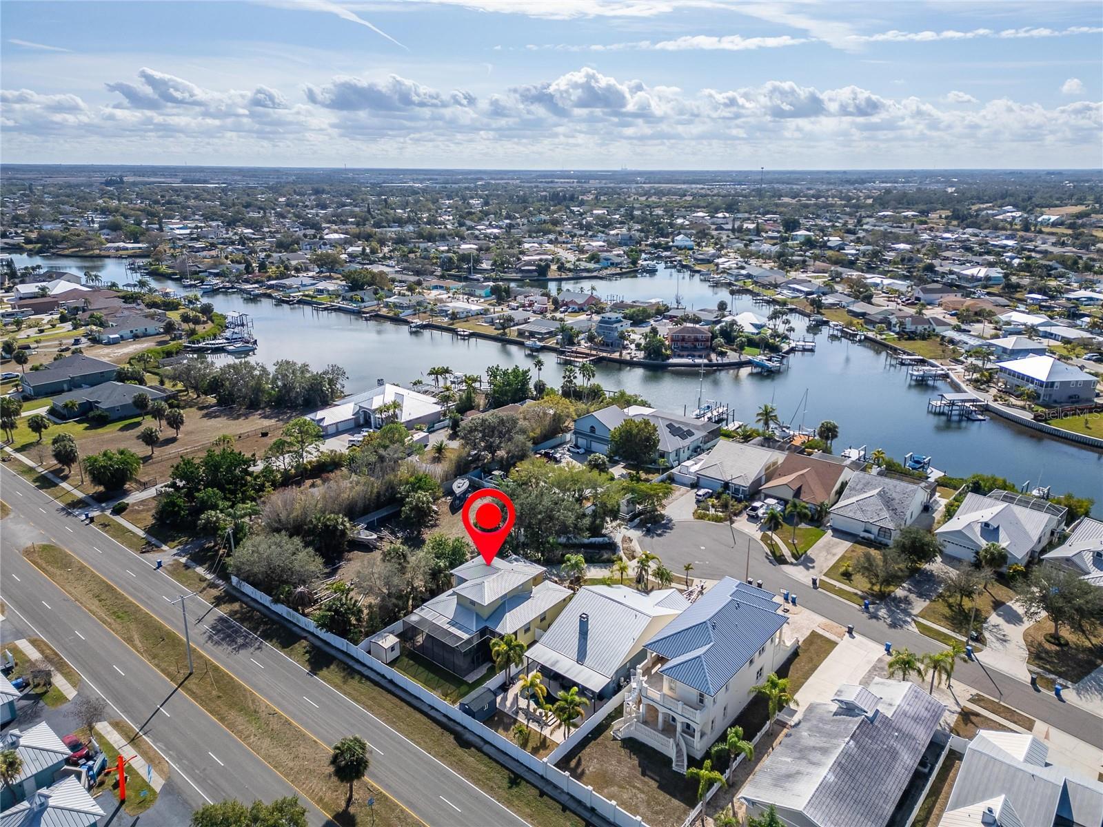 Listing photo id 75 for 901 Shagos Drive