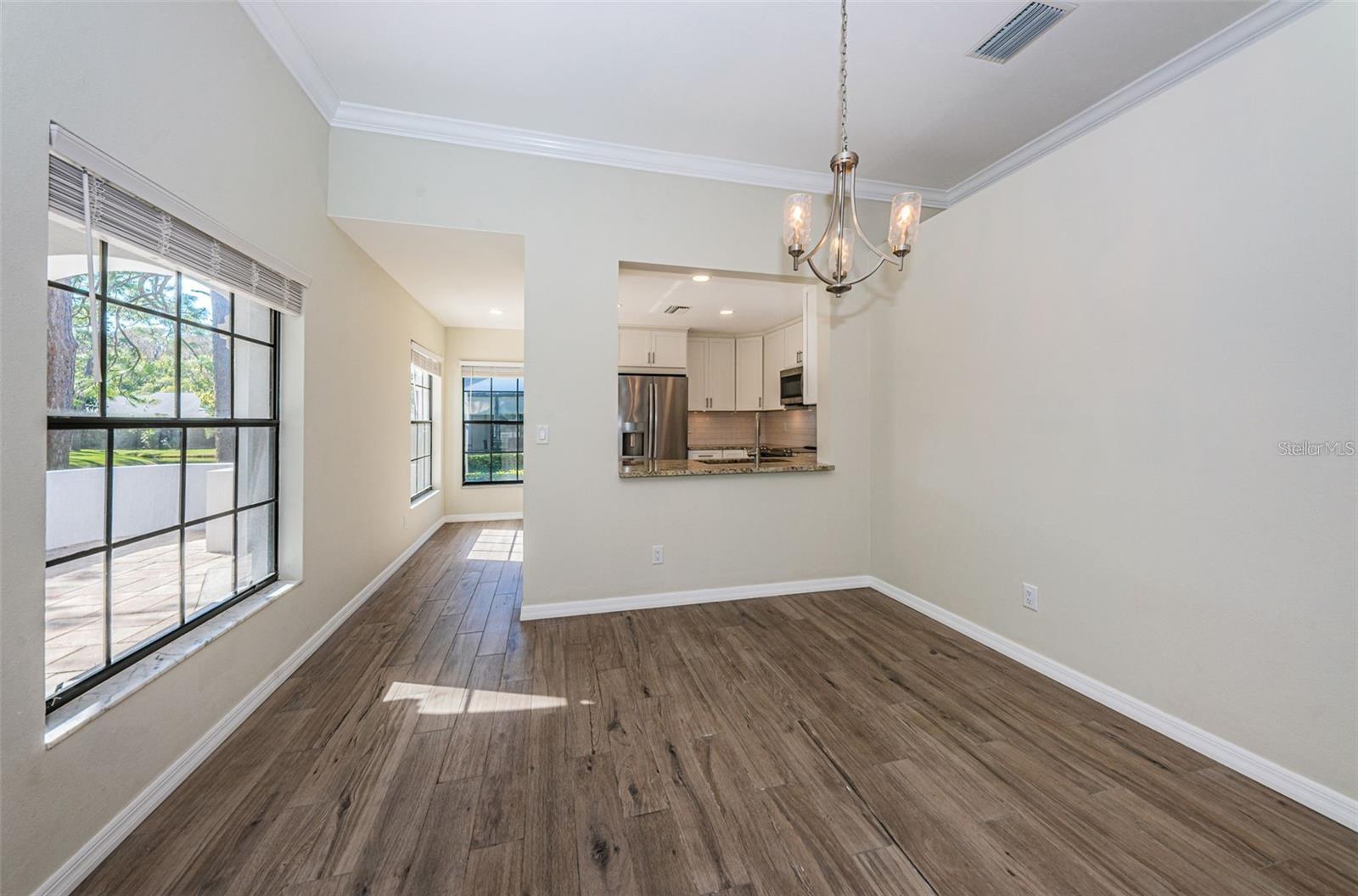 Listing photo id 12 for 3870 Pheasant Court