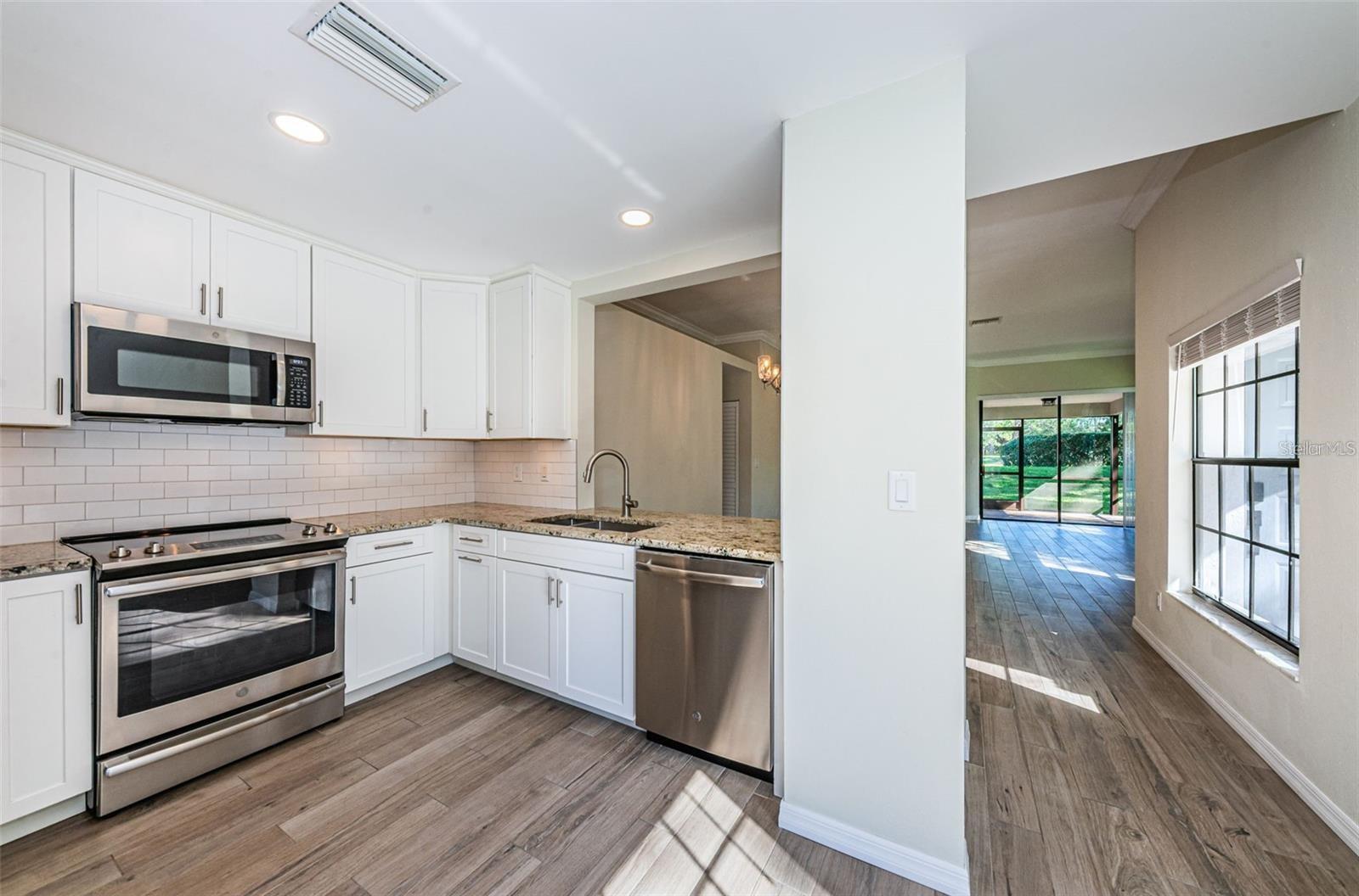 Listing photo id 13 for 3870 Pheasant Court