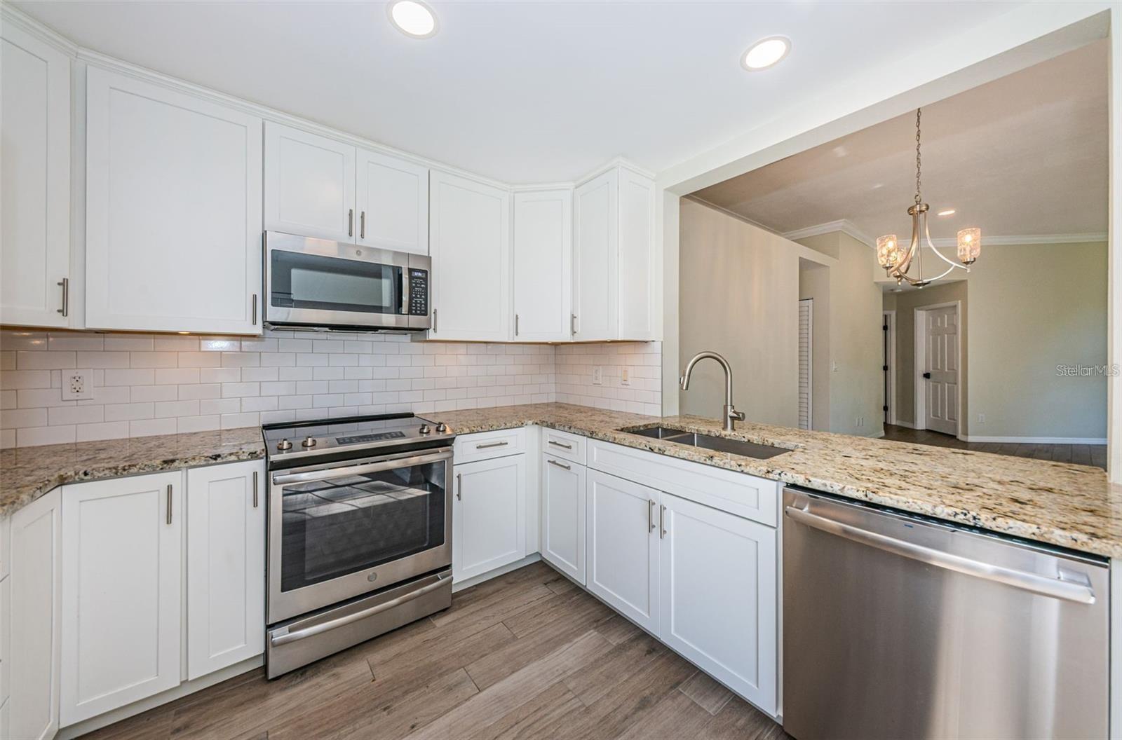 Listing photo id 17 for 3870 Pheasant Court