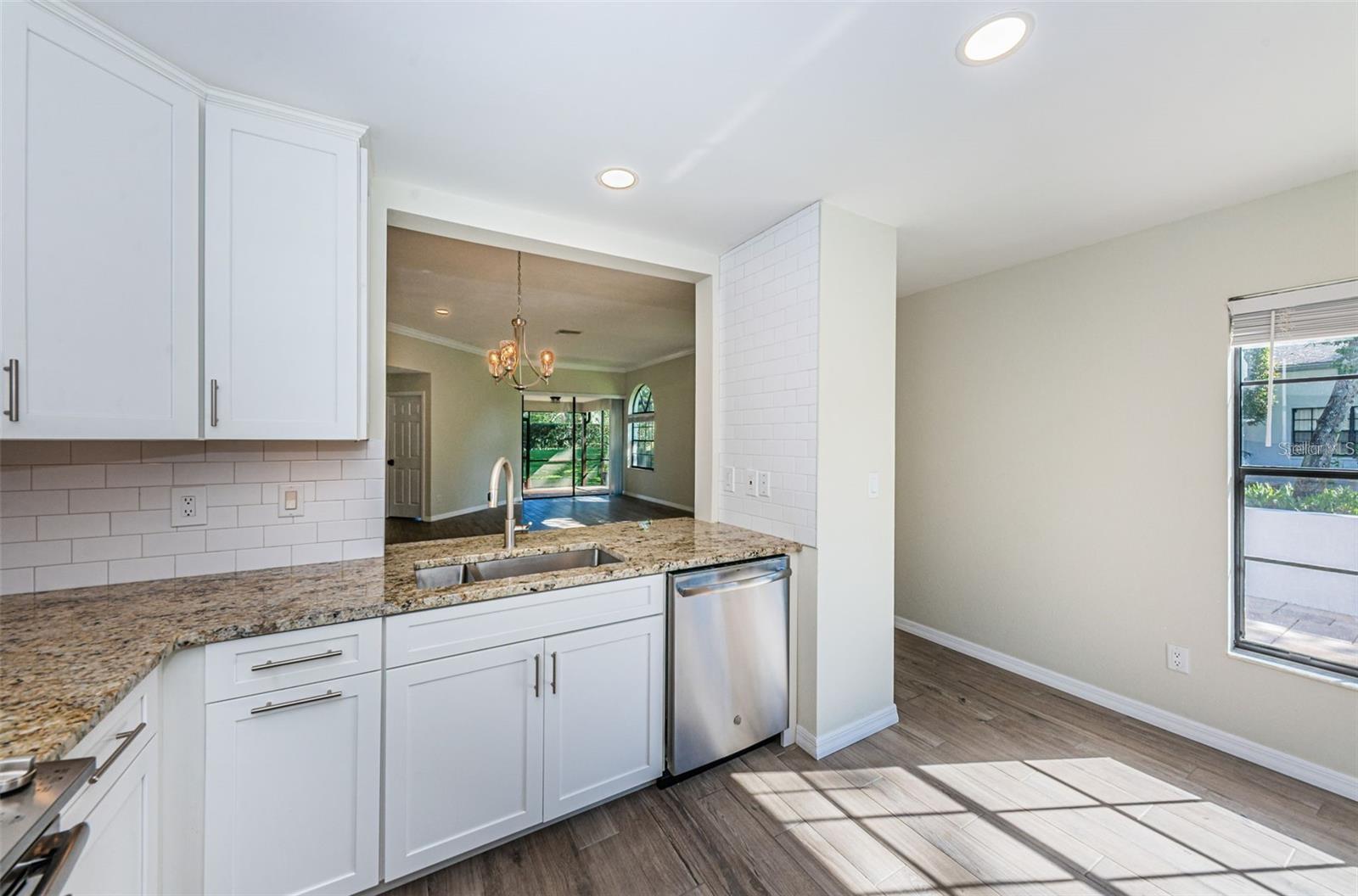 Listing photo id 18 for 3870 Pheasant Court