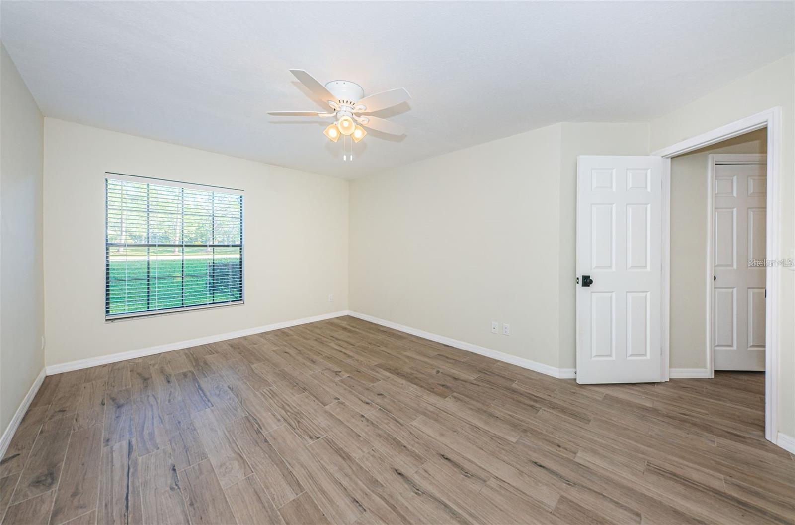 Listing photo id 20 for 3870 Pheasant Court