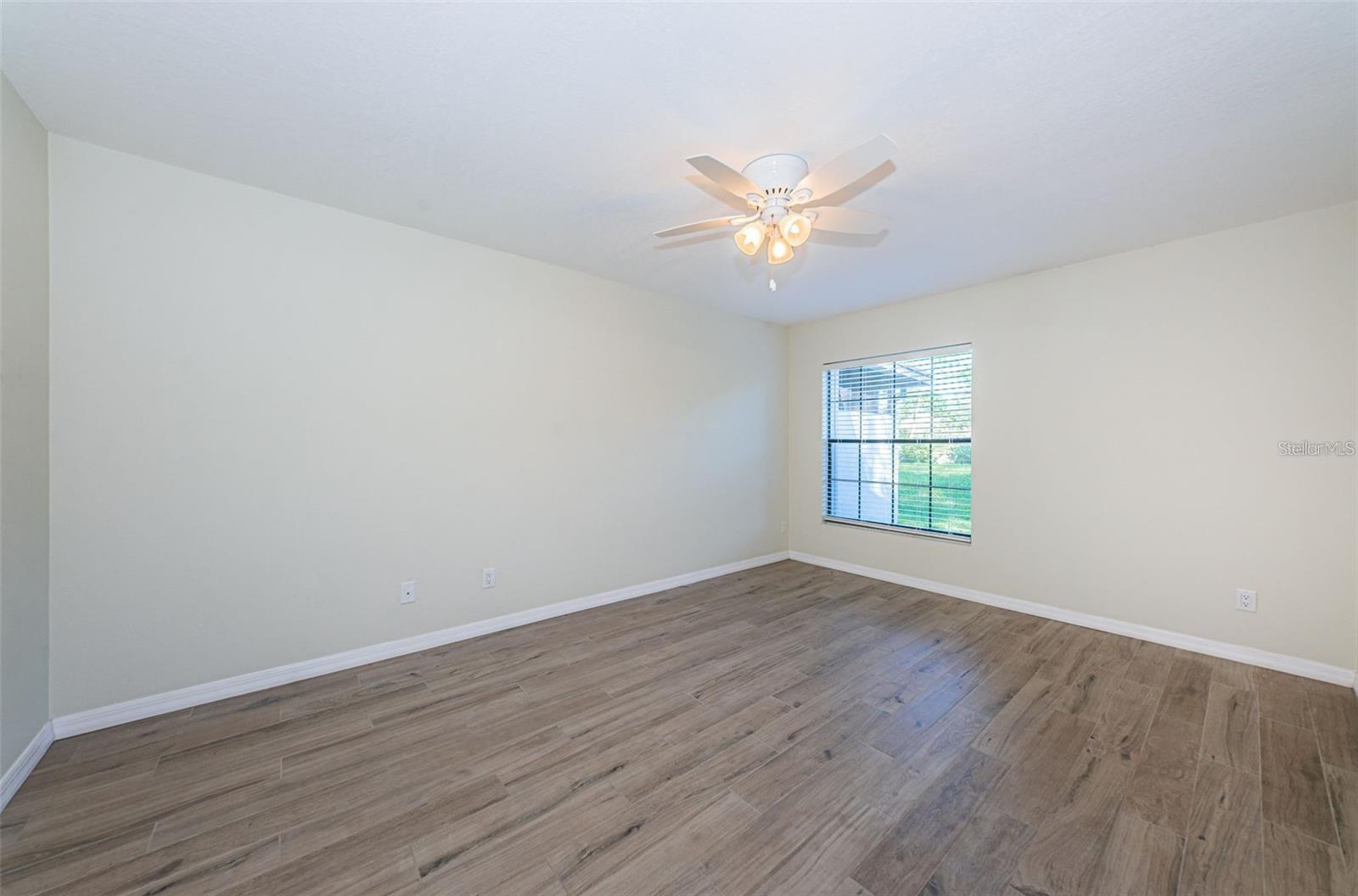 Listing photo id 21 for 3870 Pheasant Court