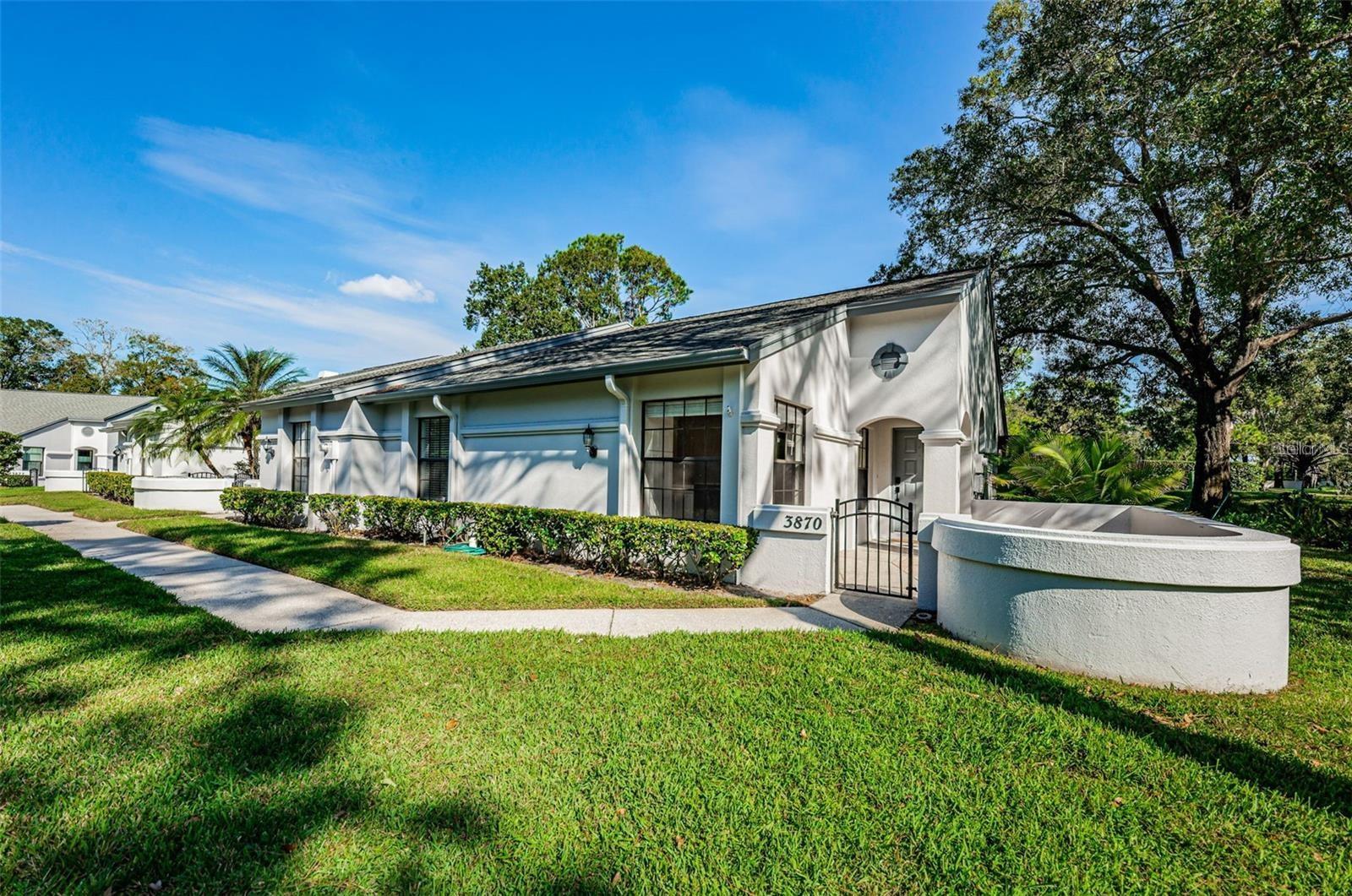 Listing photo id 2 for 3870 Pheasant Court