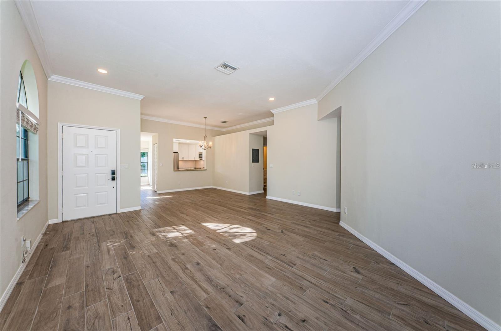 Listing photo id 7 for 3870 Pheasant Court