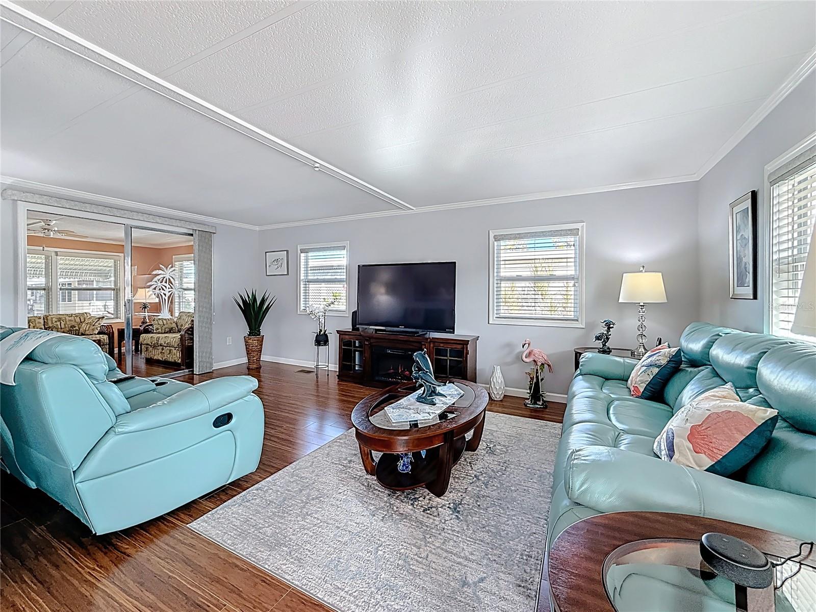 Image 7 of 19 For 7880 54th Avenue N 54