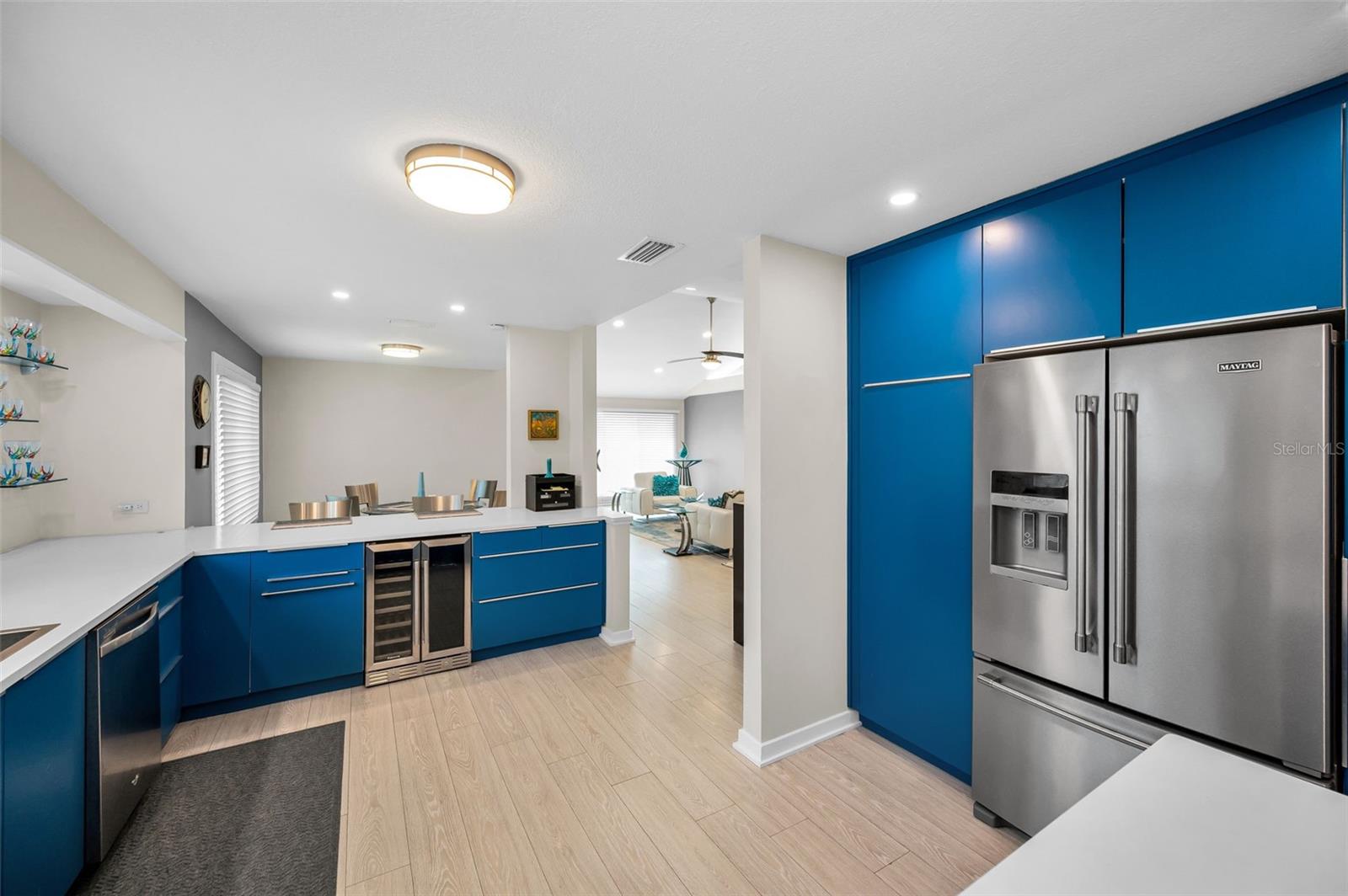 Image 10 of 32 For 1014 Teal Pointe