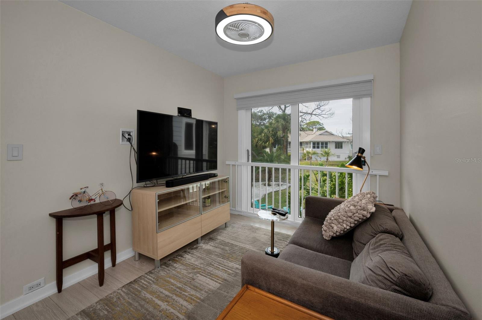 Image 11 of 32 For 1014 Teal Pointe