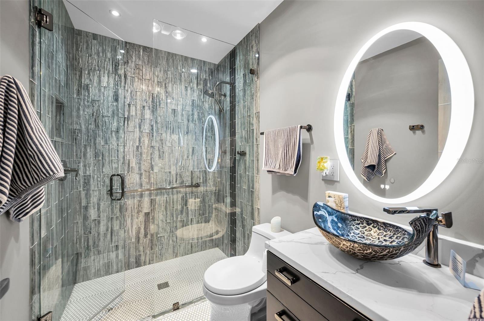 Image 17 of 32 For 1014 Teal Pointe