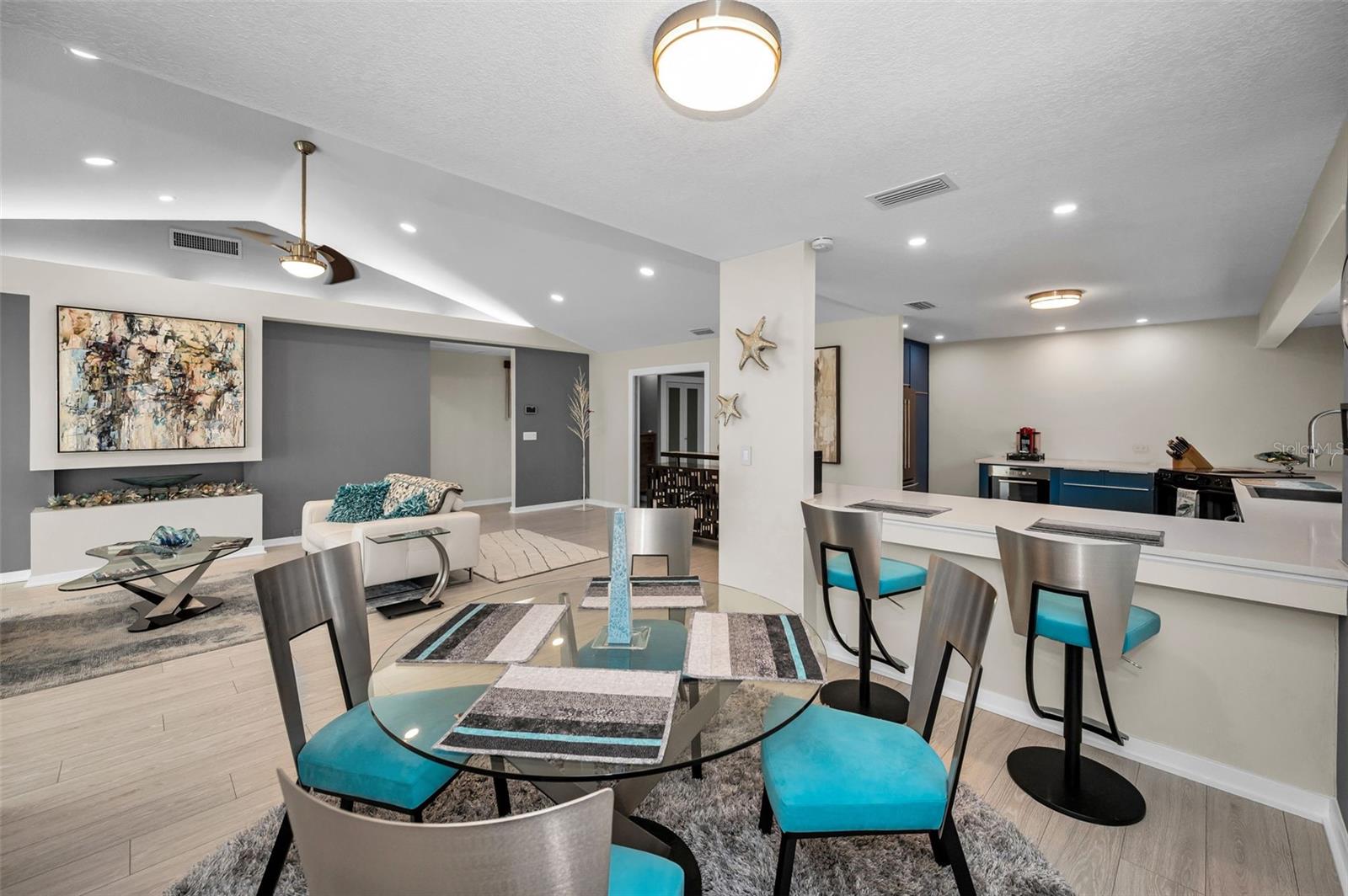 Image 8 of 32 For 1014 Teal Pointe