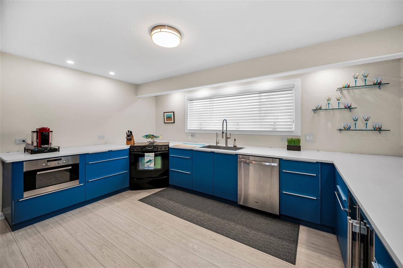 Image 9 of 32 For 1014 Teal Pointe