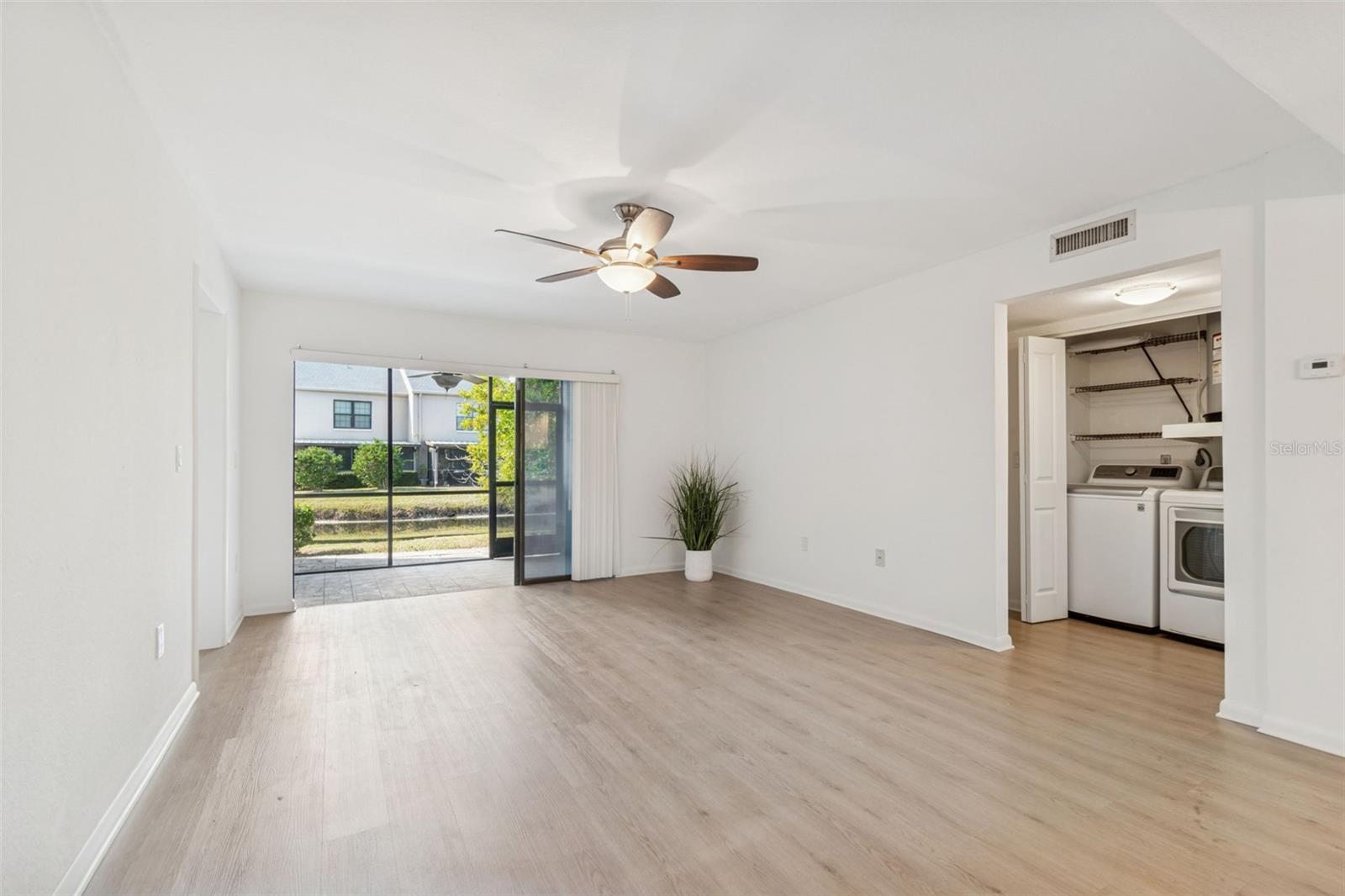 Image 19 of 51 For 2473 Kingfisher Lane I103