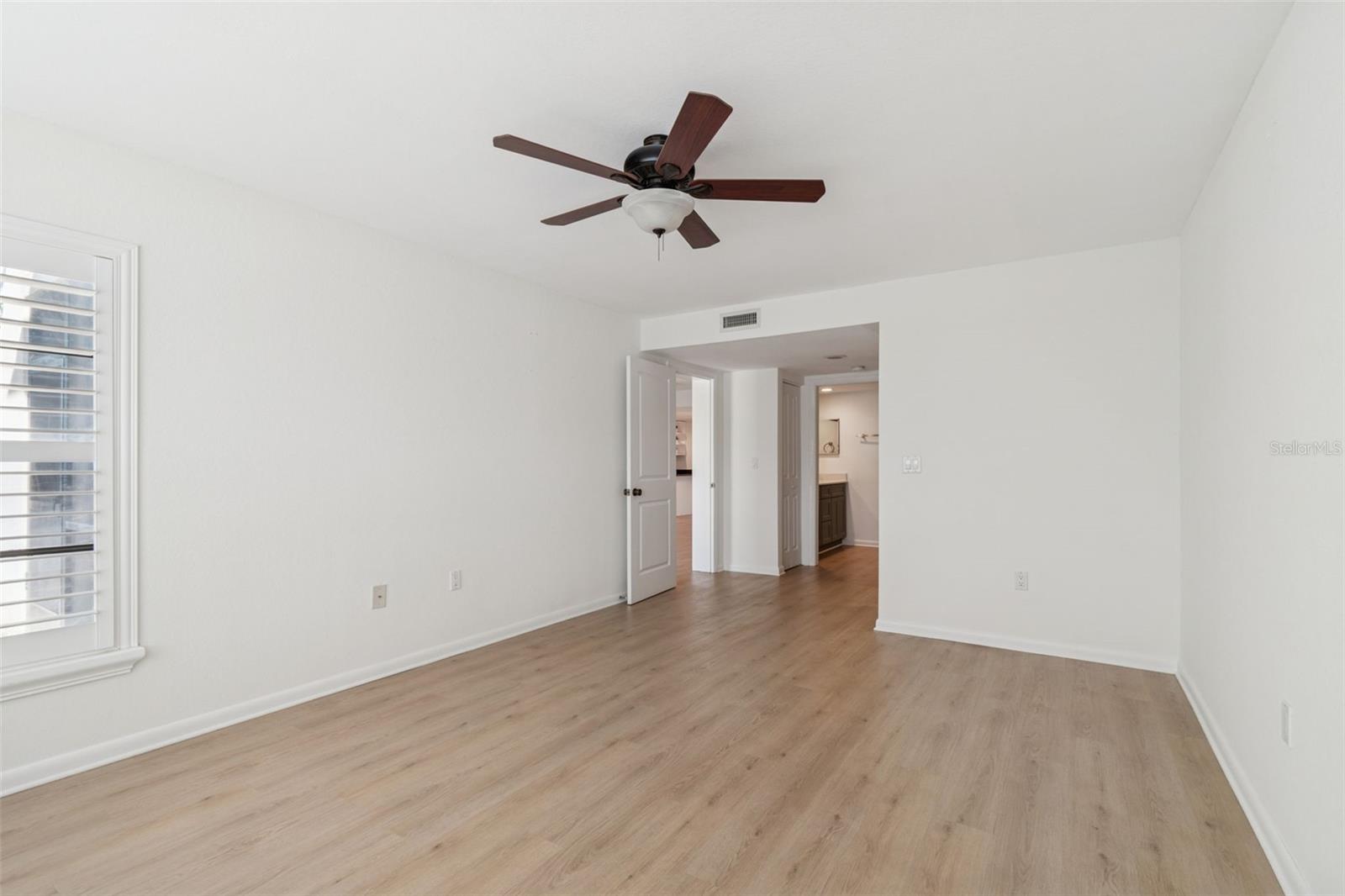 Image 24 of 51 For 2473 Kingfisher Lane I103