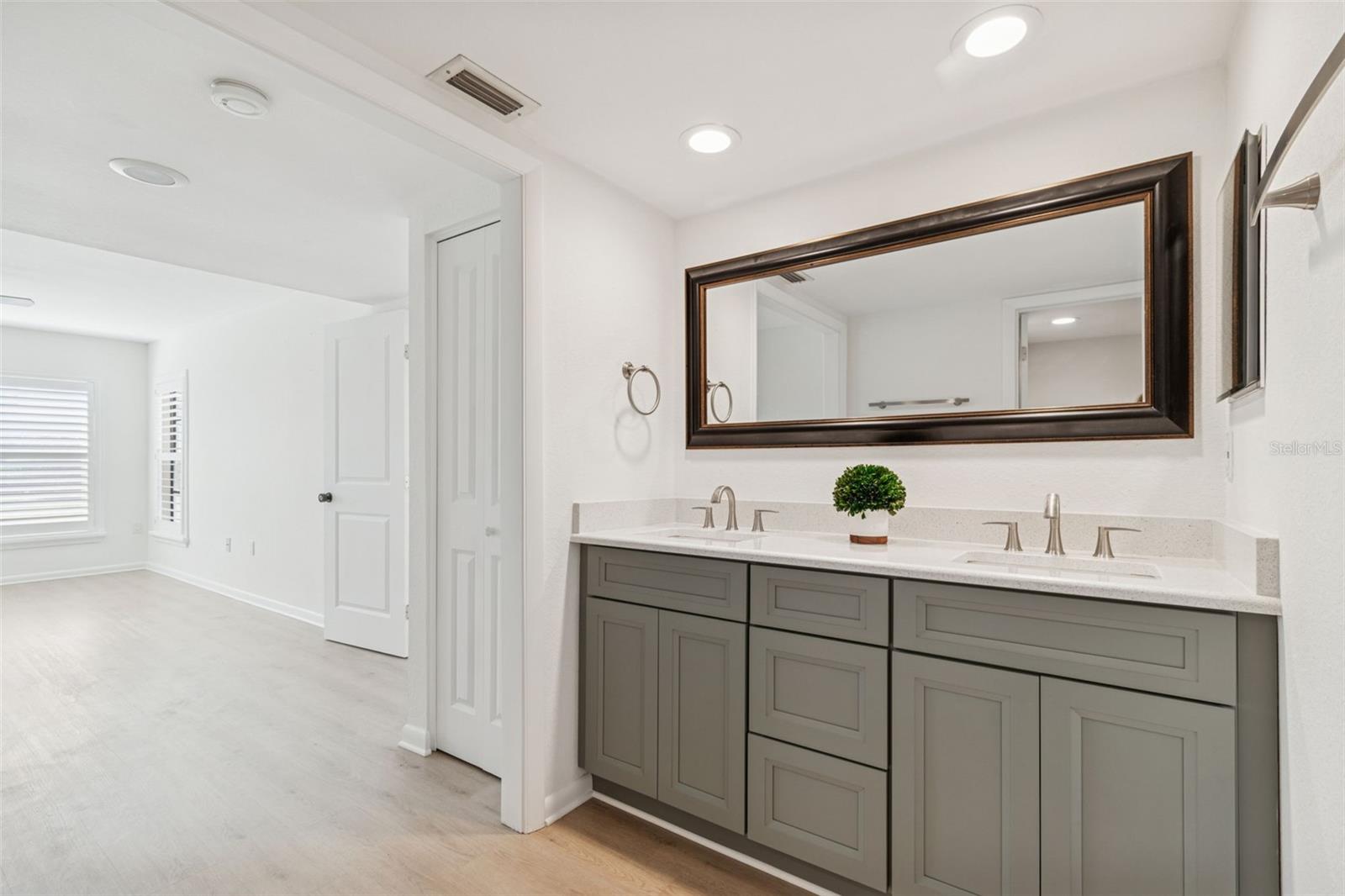 Image 27 of 51 For 2473 Kingfisher Lane I103