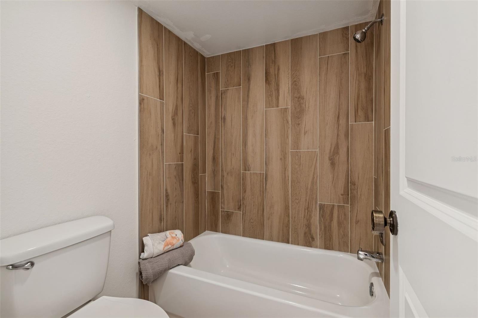 Image 40 of 51 For 2473 Kingfisher Lane I103