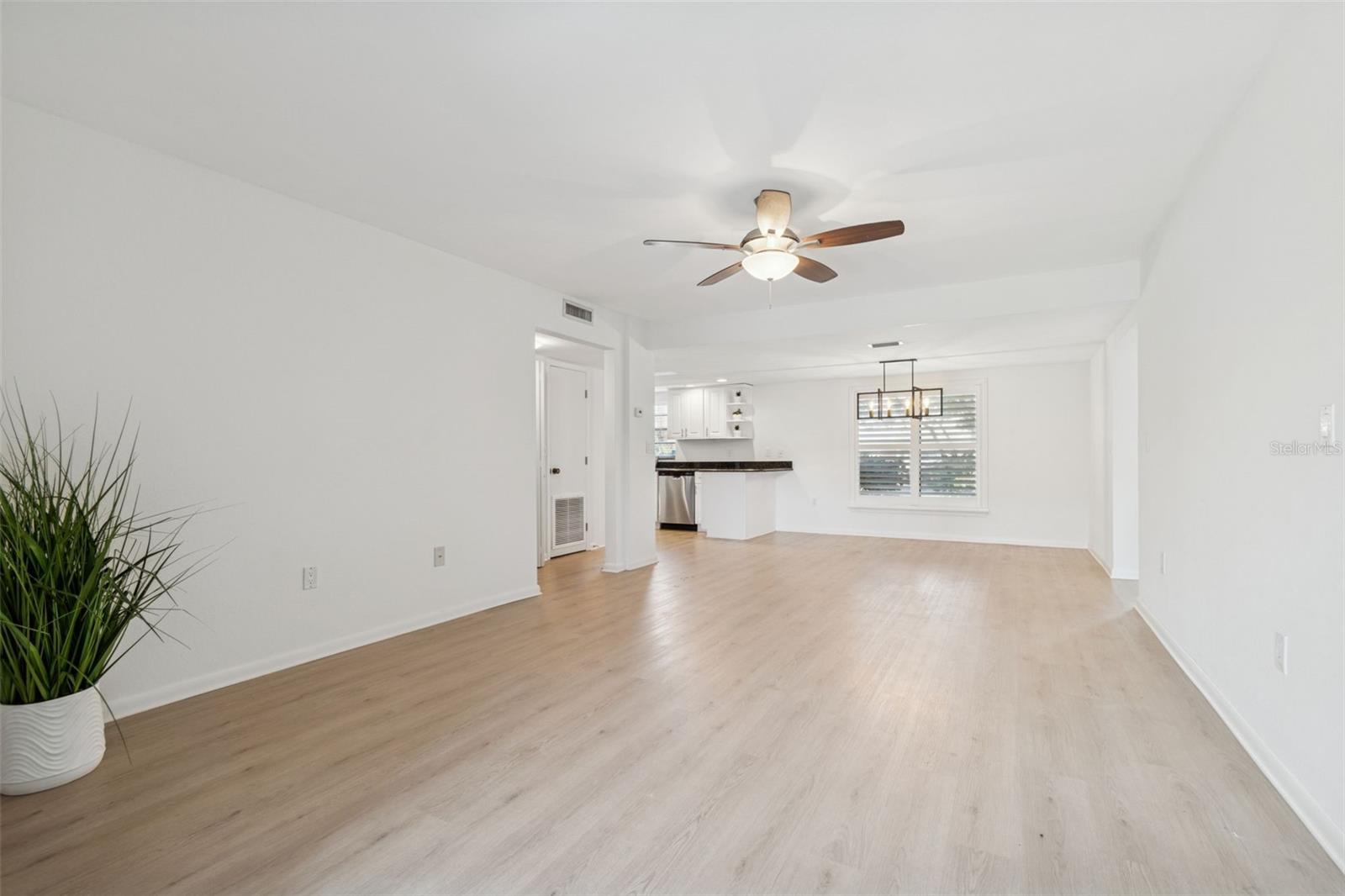 Image 7 of 51 For 2473 Kingfisher Lane I103