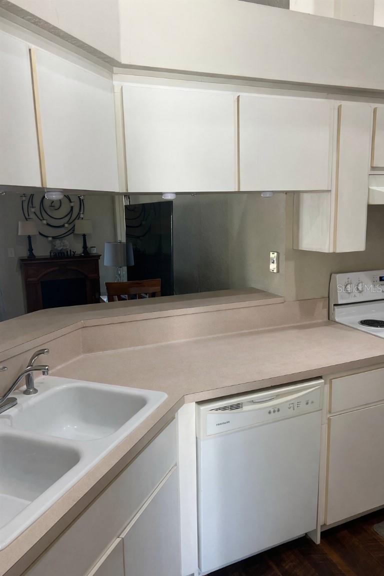 Image 12 of 20 For 6899 Nicole Lane