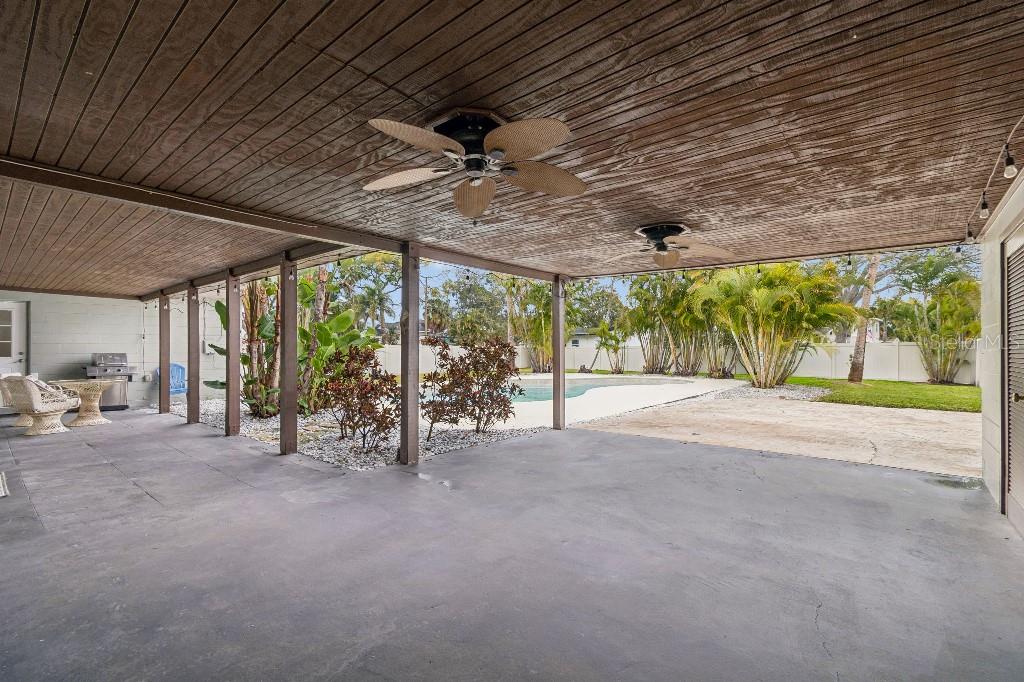 Image 19 of 29 For 4601 Venetian Boulevard Ne