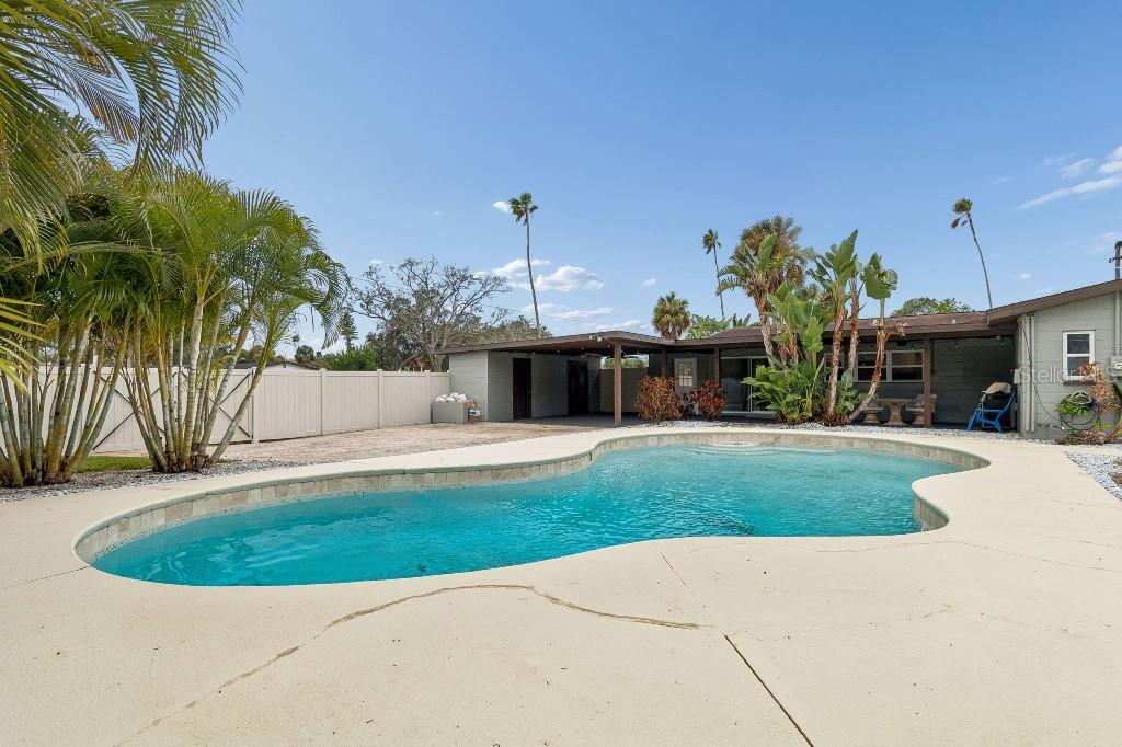 Image 23 of 29 For 4601 Venetian Boulevard Ne