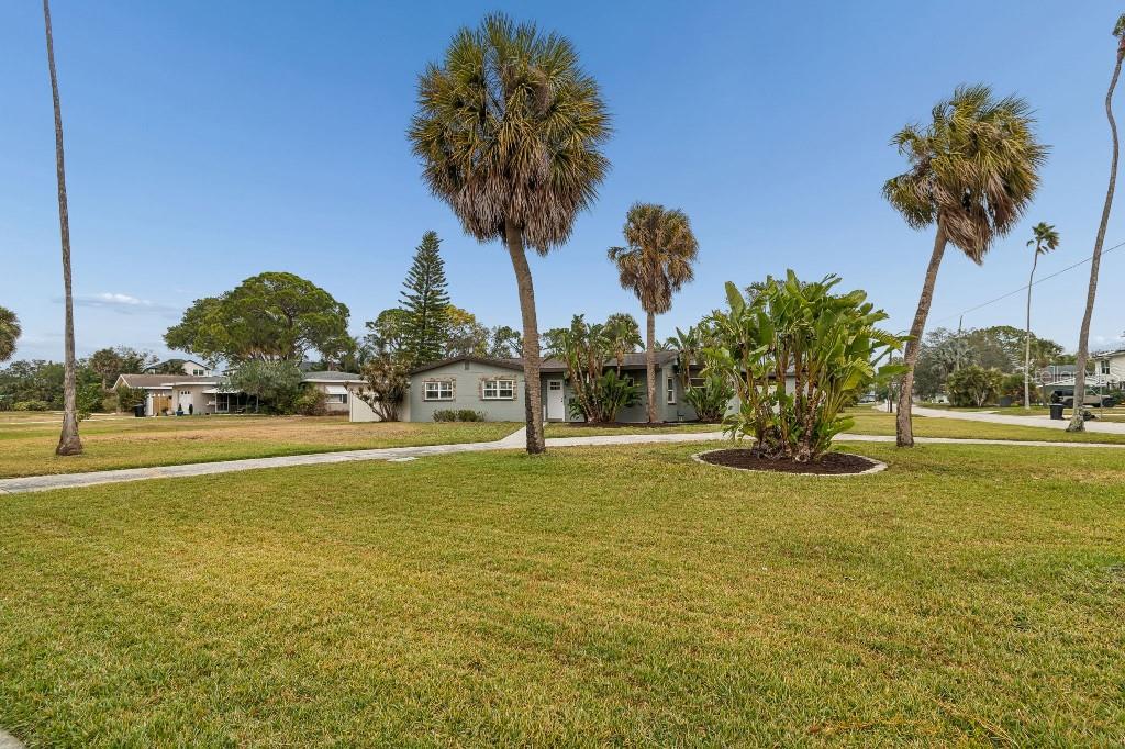 Image 26 of 29 For 4601 Venetian Boulevard Ne