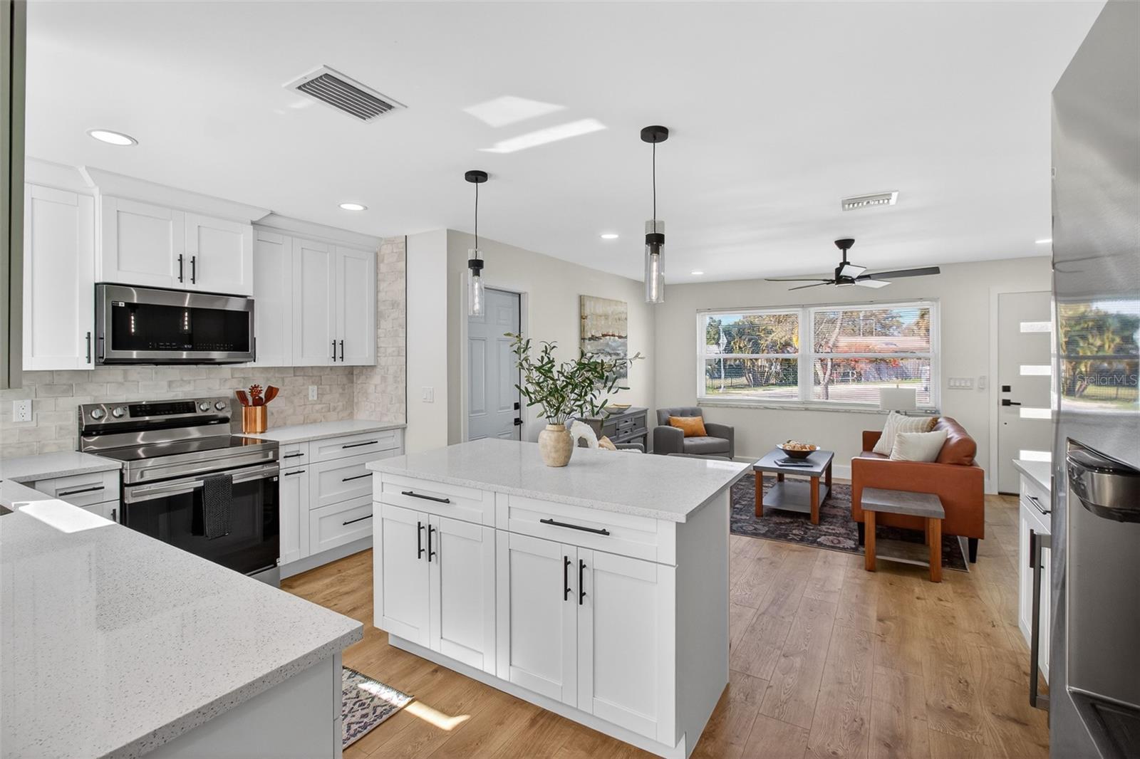 Image 12 of 42 For 651 20th Street Nw