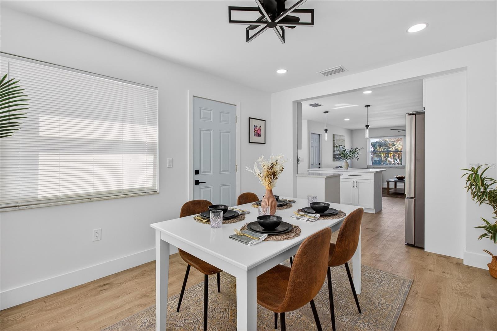 Image 14 of 42 For 651 20th Street Nw