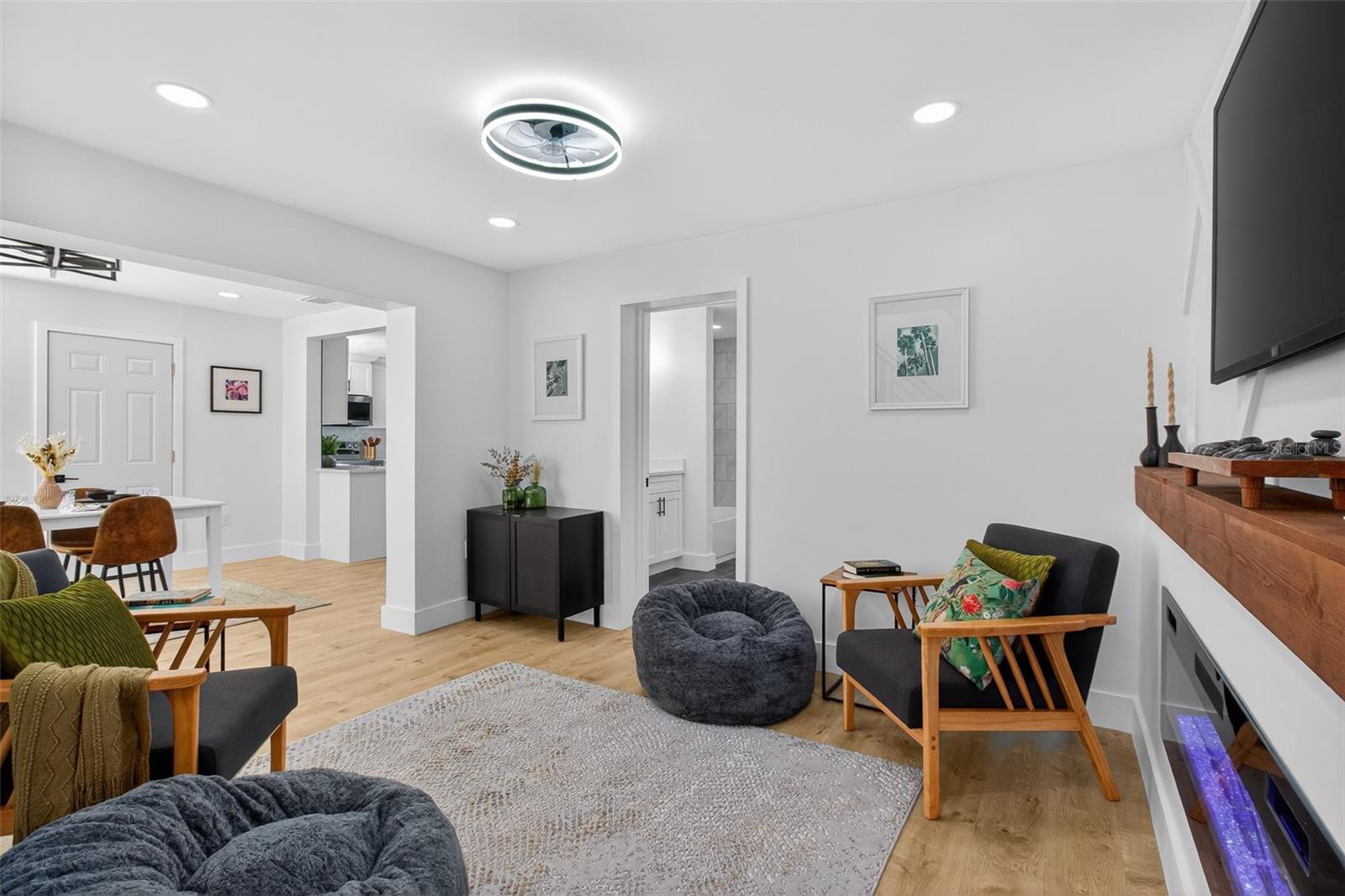 Image 16 of 42 For 651 20th Street Nw