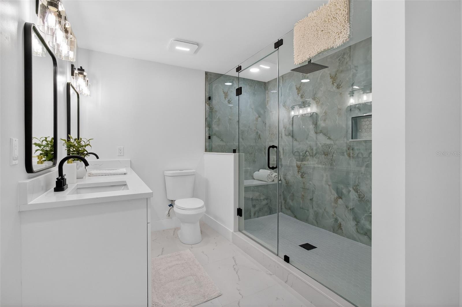 Image 22 of 42 For 651 20th Street Nw