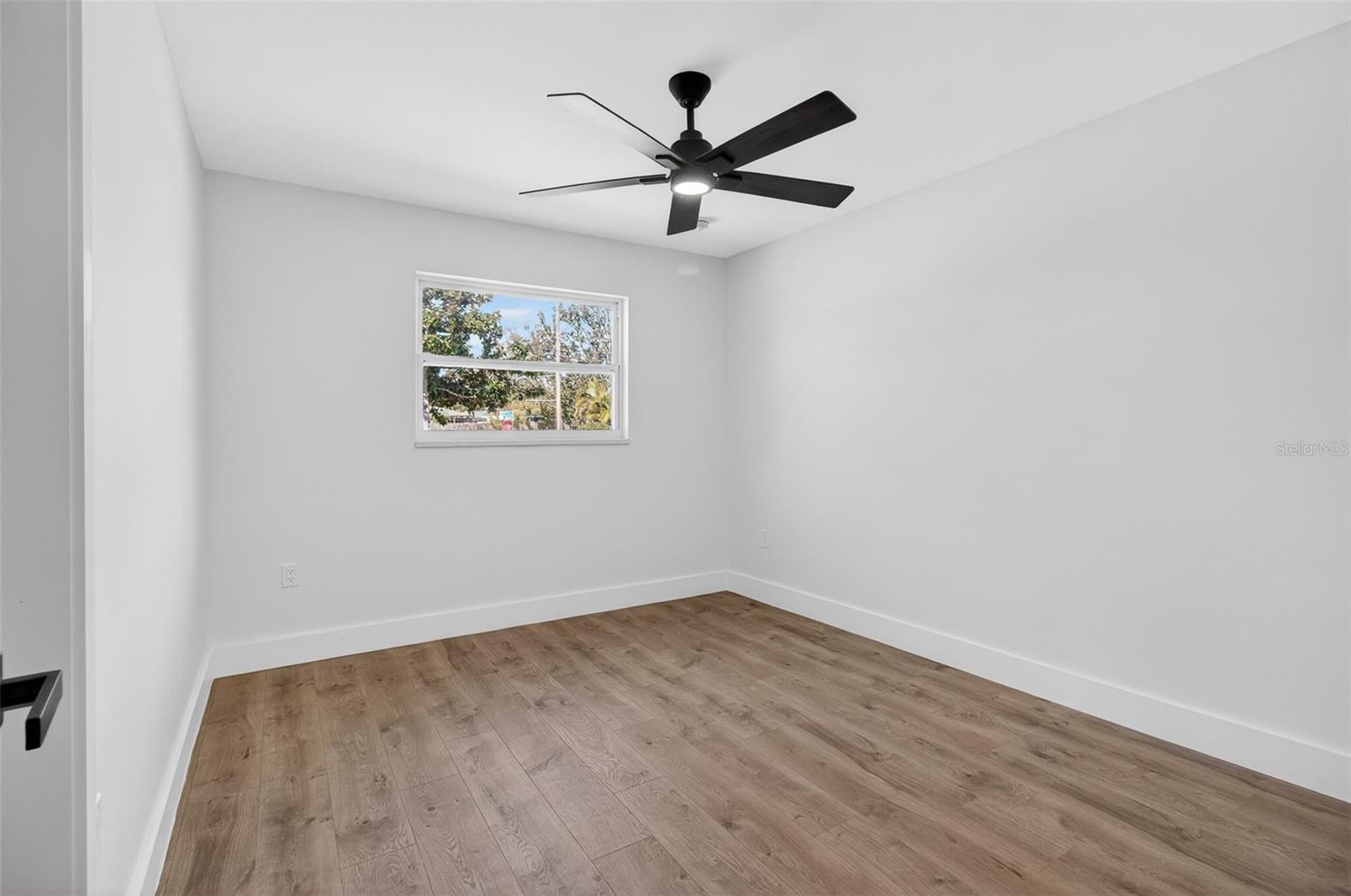 Image 25 of 42 For 651 20th Street Nw