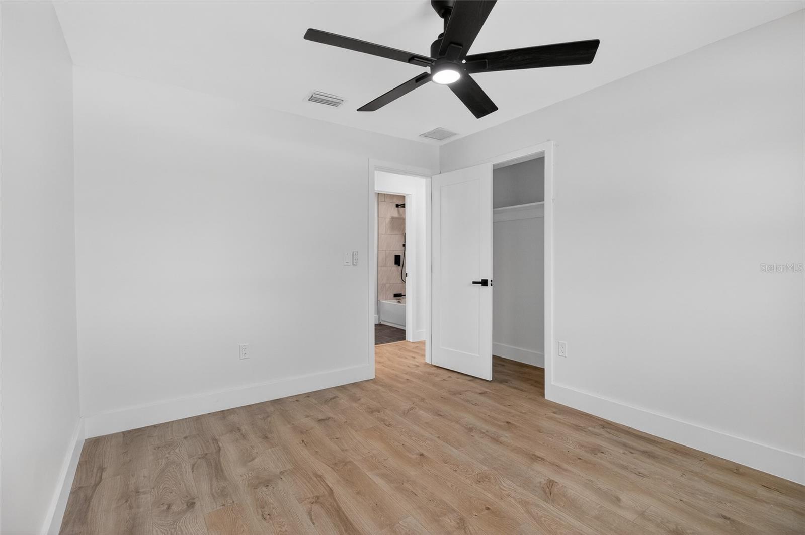 Image 26 of 42 For 651 20th Street Nw