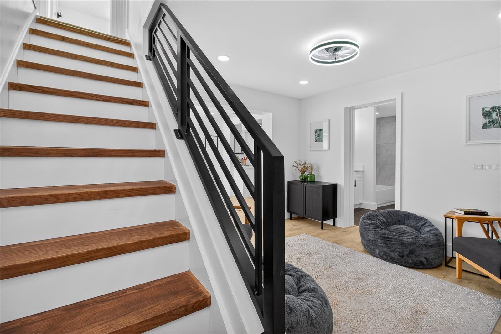 Image 27 of 42 For 651 20th Street Nw