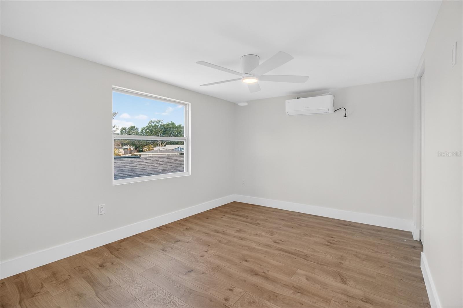 Image 28 of 42 For 651 20th Street Nw