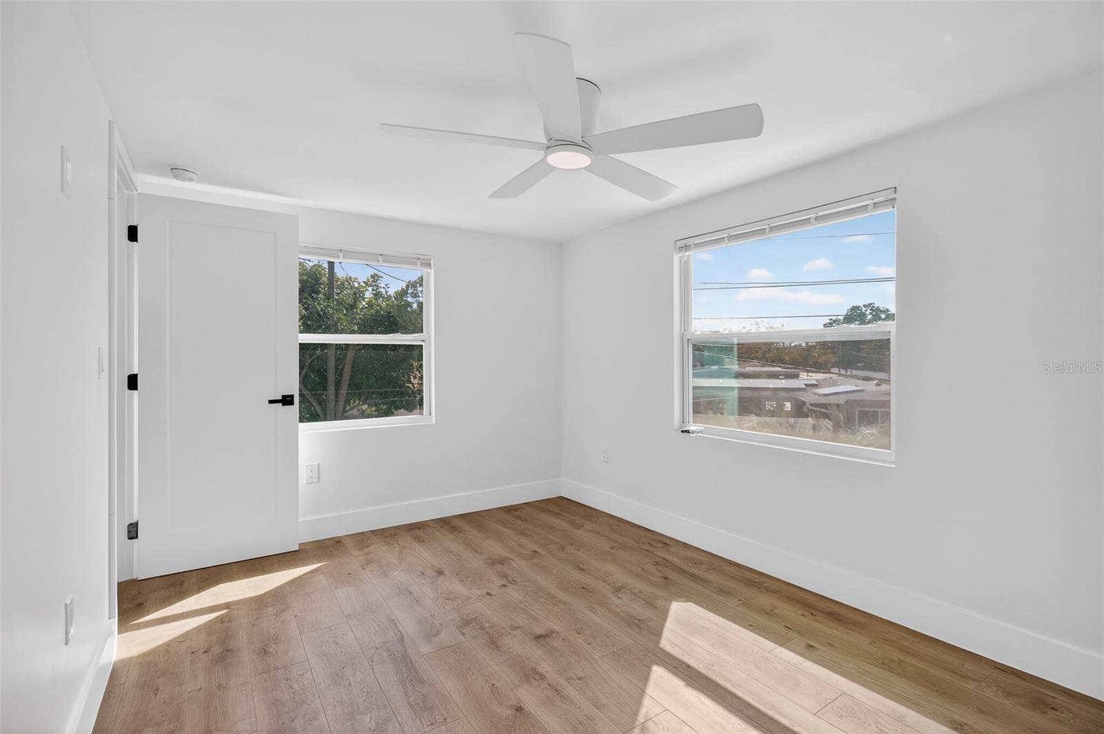 Image 31 of 42 For 651 20th Street Nw