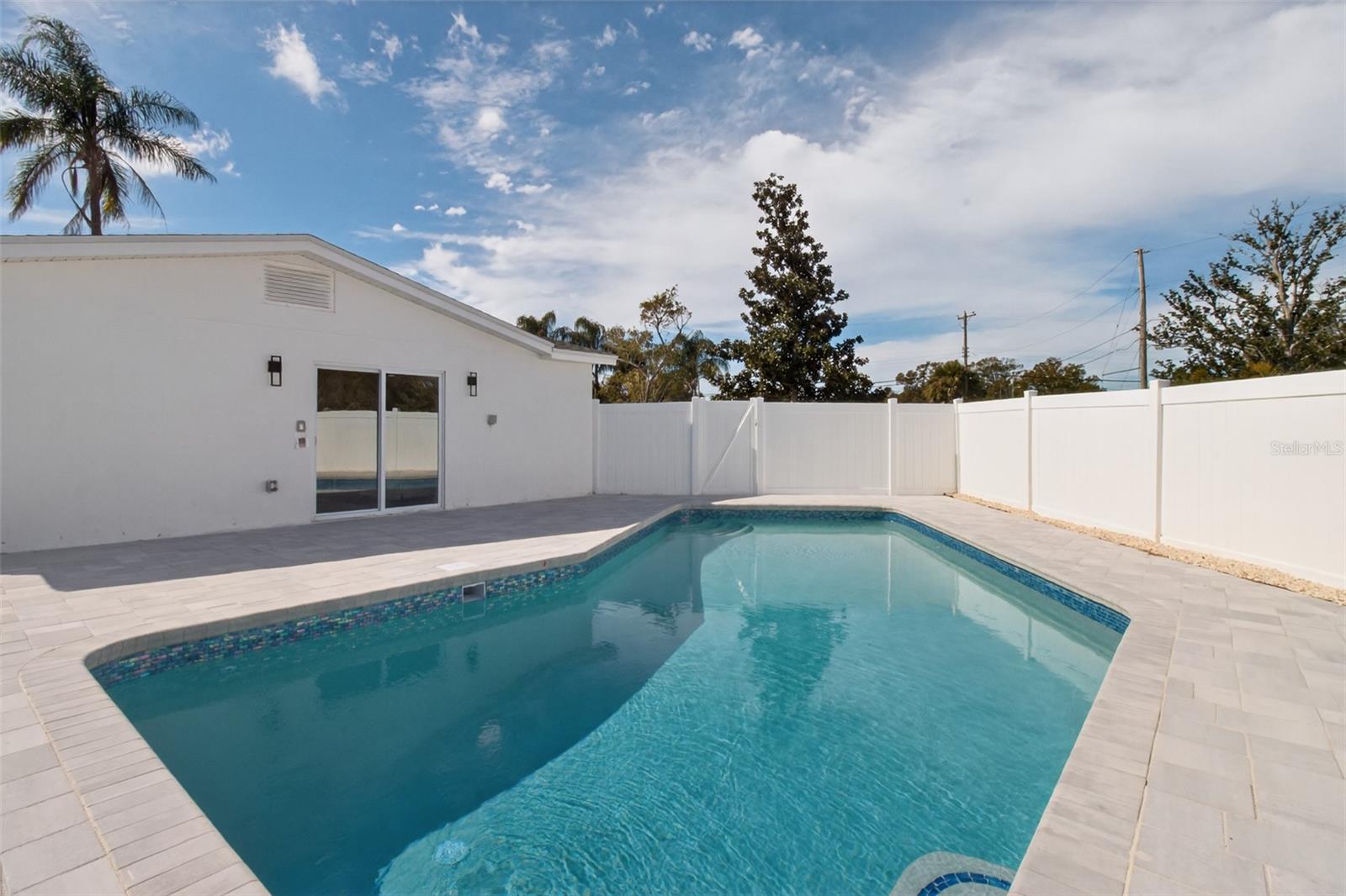 Image 35 of 42 For 651 20th Street Nw