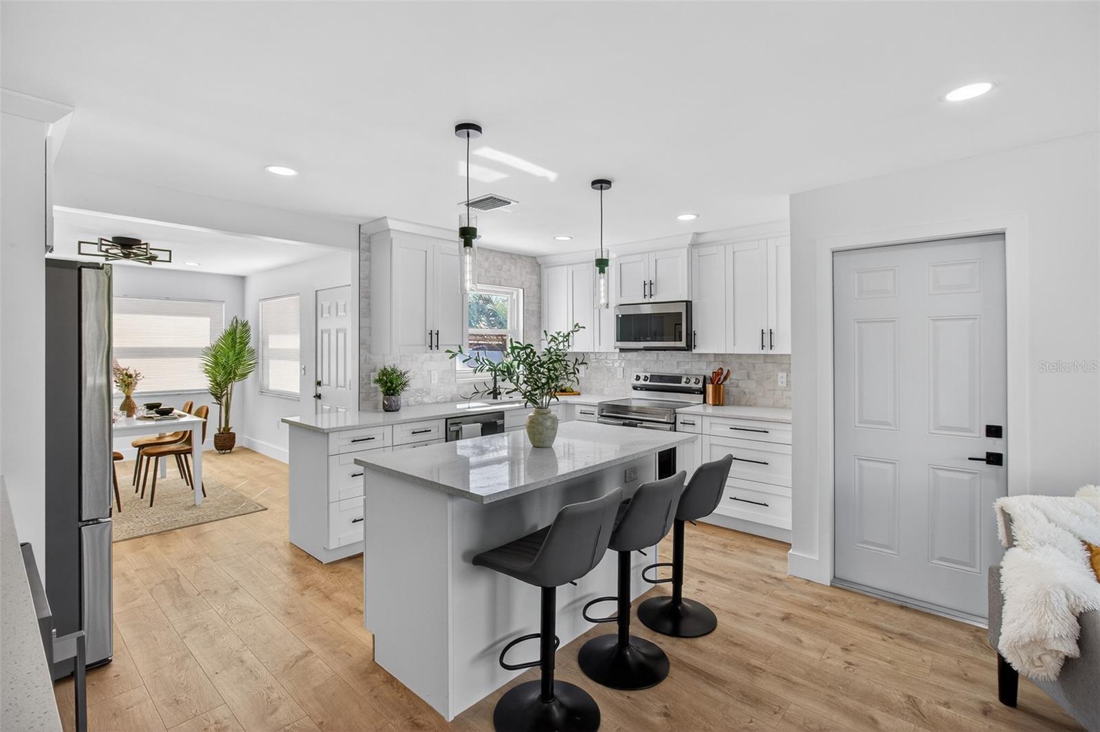 Image 9 of 42 For 651 20th Street Nw