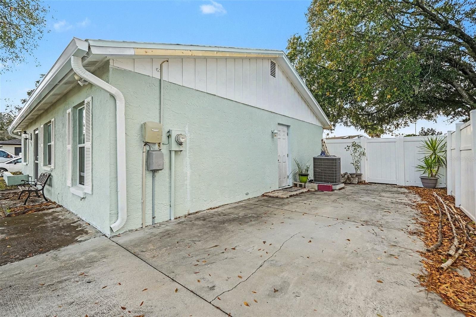 Image 5 of 22 For 6515 Spanish Moss Circle