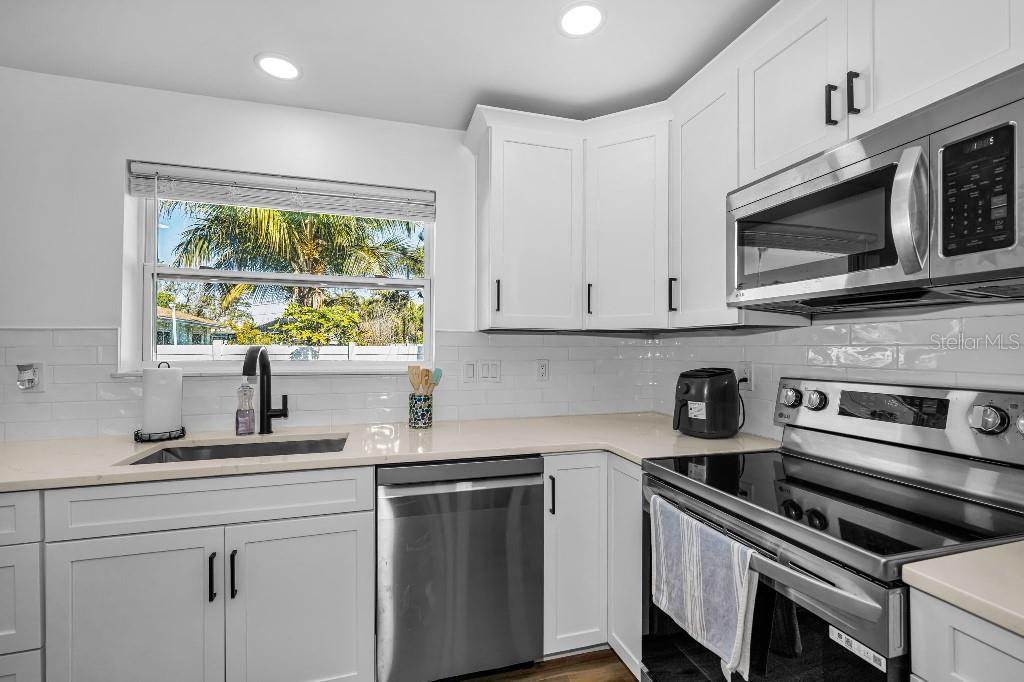 Image 15 of 35 For 60 Kipling Plaza