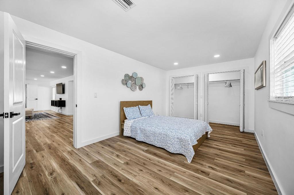 Image 18 of 35 For 60 Kipling Plaza