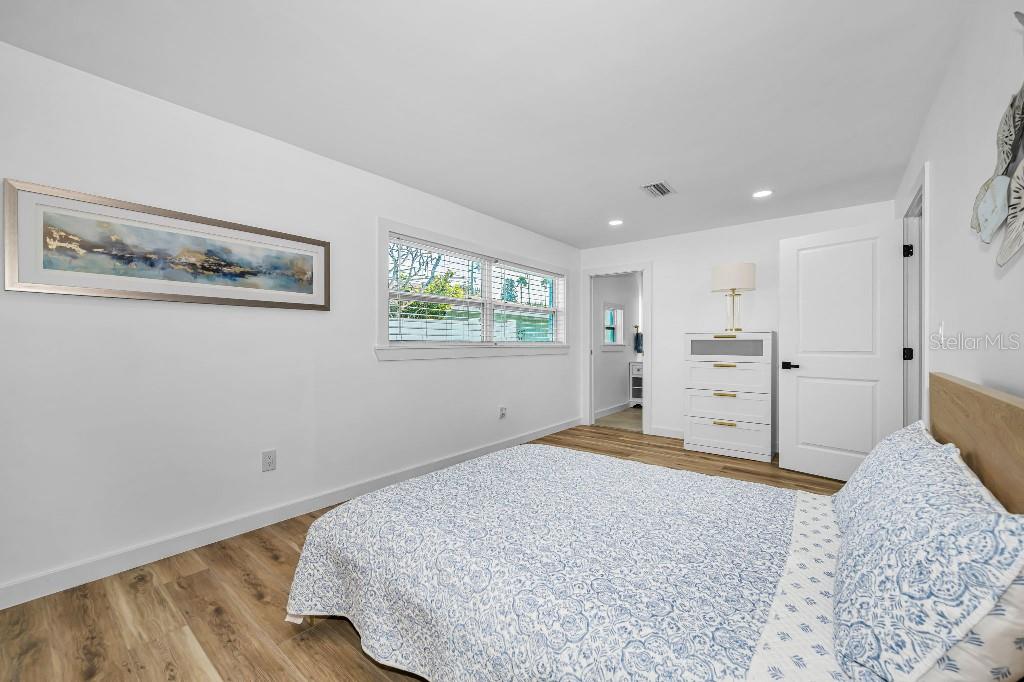 Image 19 of 35 For 60 Kipling Plaza