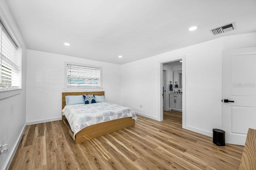 Image 24 of 35 For 60 Kipling Plaza